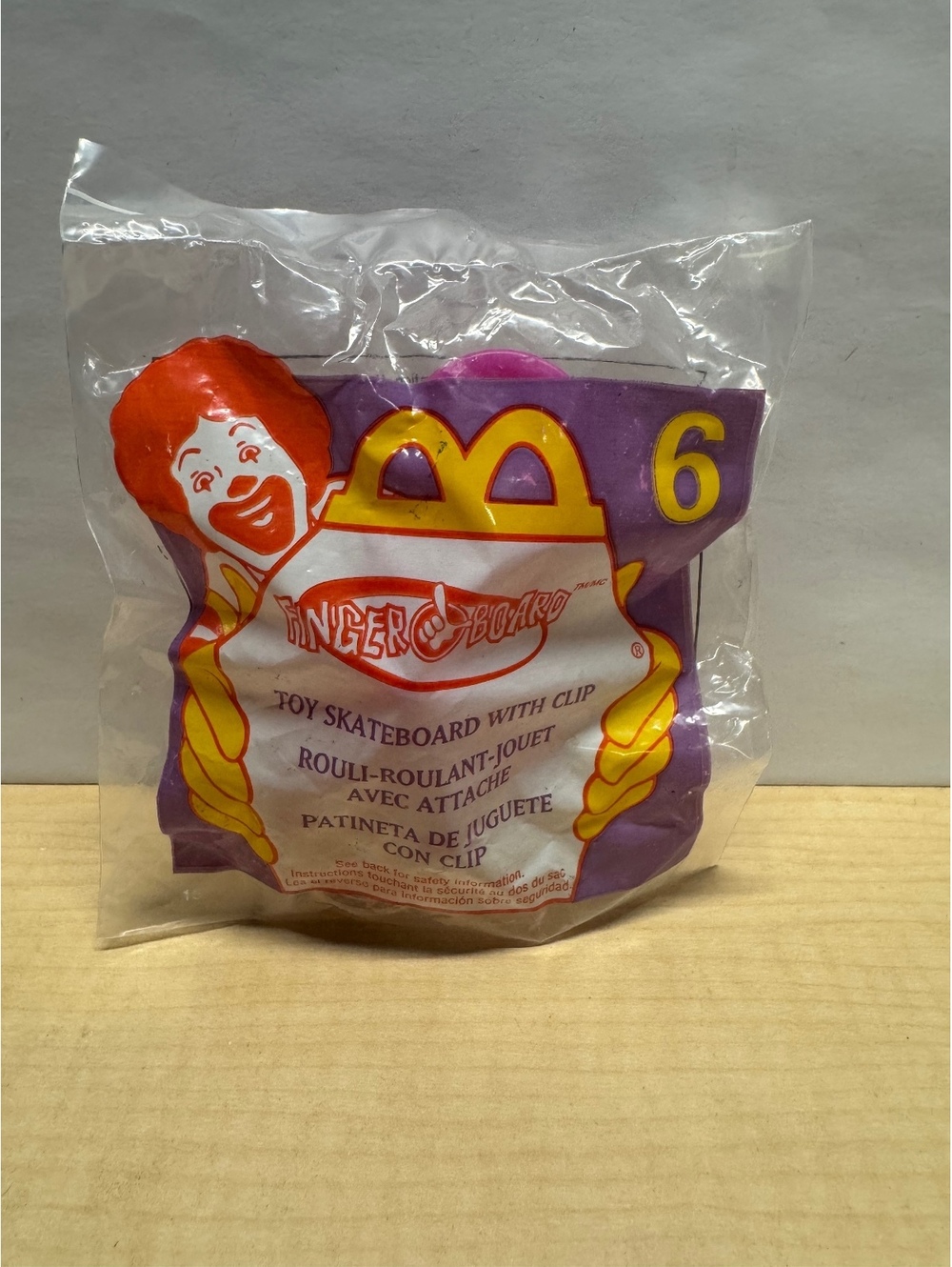 2000 McDonald's Finger Board Toy 6 Toy Skateboard w/Clip NIB